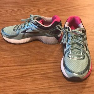 Brooks Adrenaline GTS 16 size 6.5